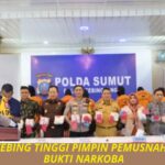 Blue Green Minimalist Photo Landscape Motivation Desktop Wallpaper