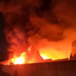 Kebakaran-hebat-landa-gudang-Lazada