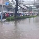 kawasan-cempaka-putih-jakarta-pusat-jakpus-tergenang-banjir-banjir-yang-terjadi-turut-memicu-terjadinya-kemacetan-panjang-dok--1_169