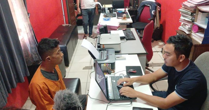 pelaku-saat-diperiksa-fotor-20240704151534